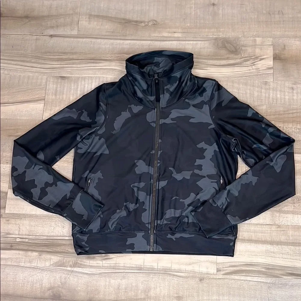 Prana Layna black camo print zip lightweight jacket sweatshirt size medium